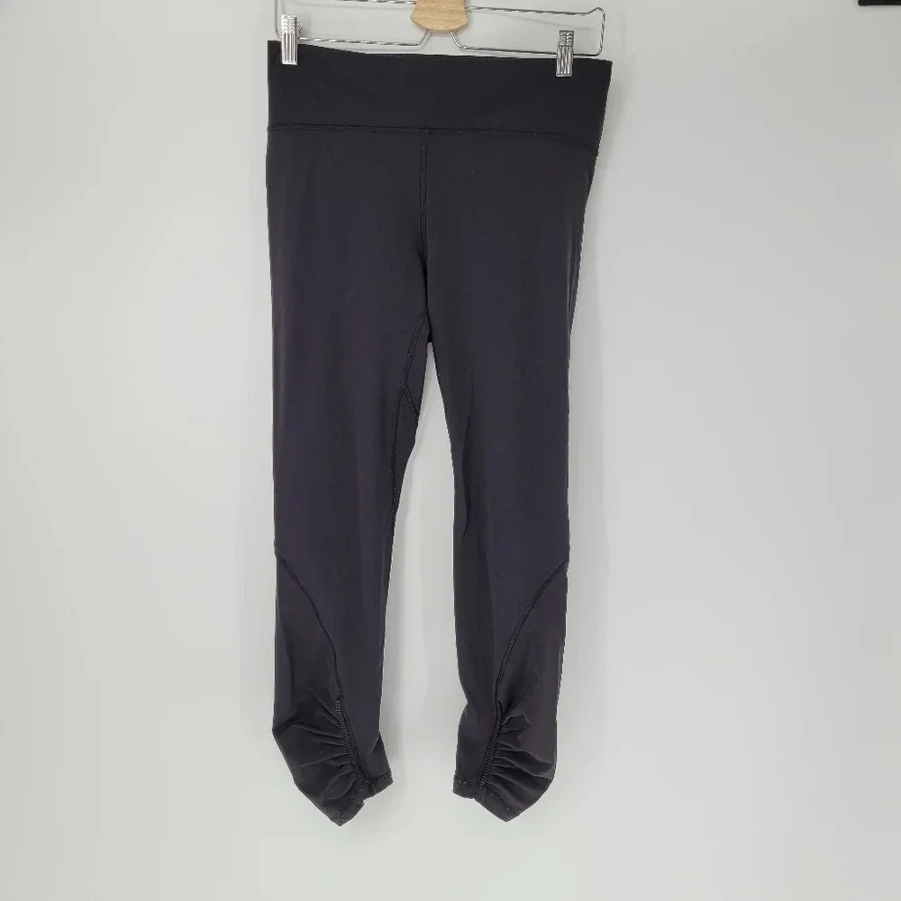 LULULEMON black cropped ruched leggings 10